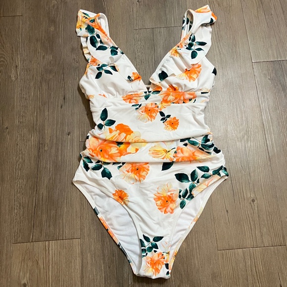 Cupshe Other - Cupshe Women's Ruffled V-Neck One-Piece Swimsuit with a floral print, Size Small